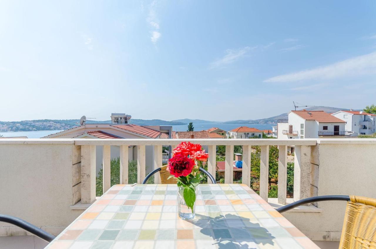 Apartments Tily Trogir Exterior foto